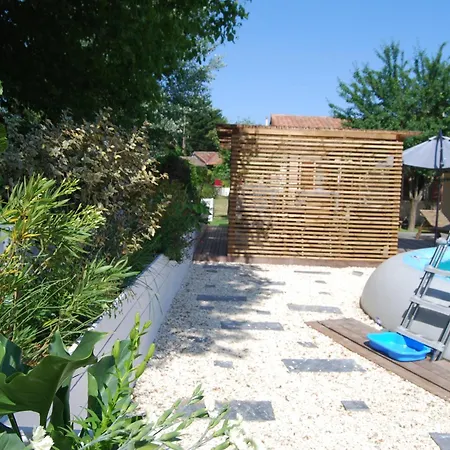 Holiday home Ema Cottage *